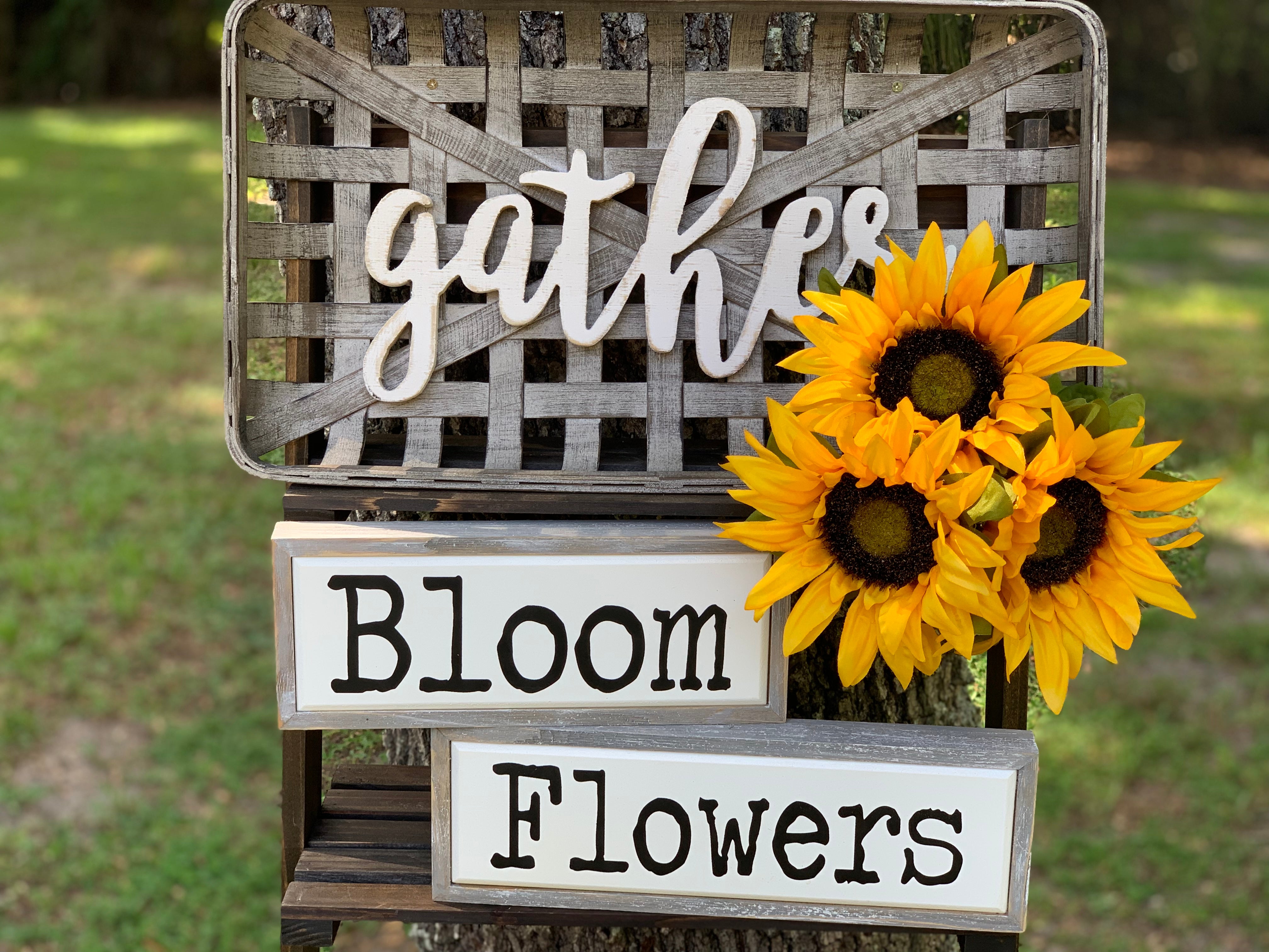 Vintage, rustic, country farmhouse decor