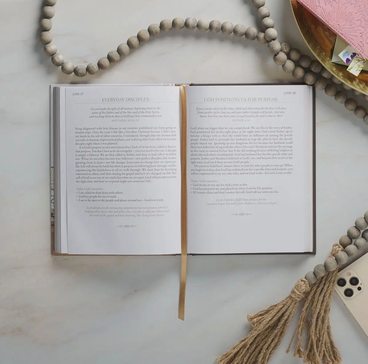 Ten Minutes With God (for Women)