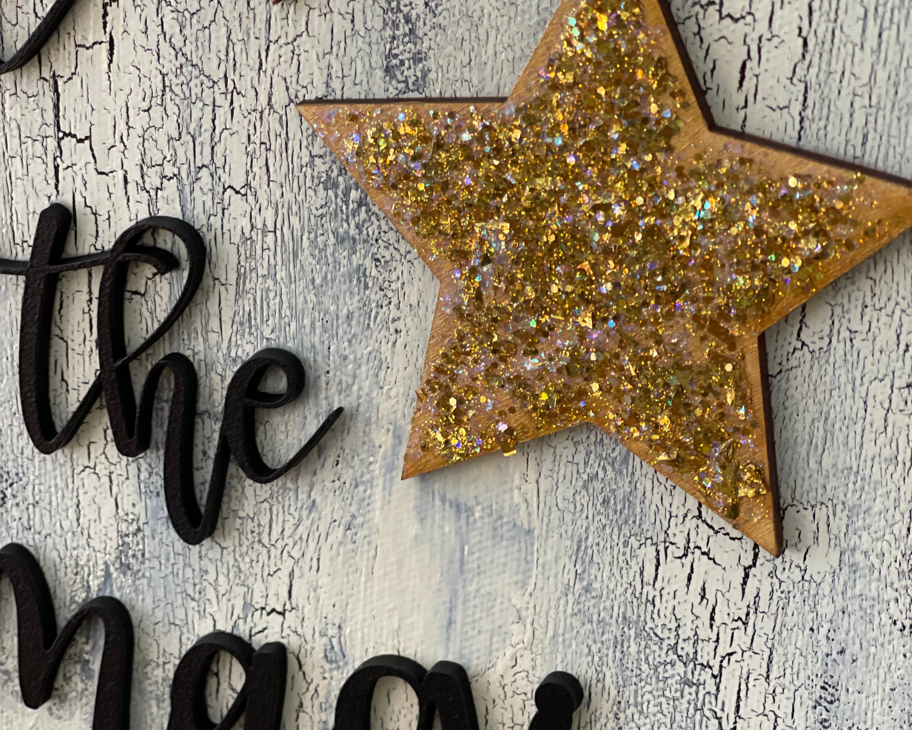 This image shows the glitter 3D stars.