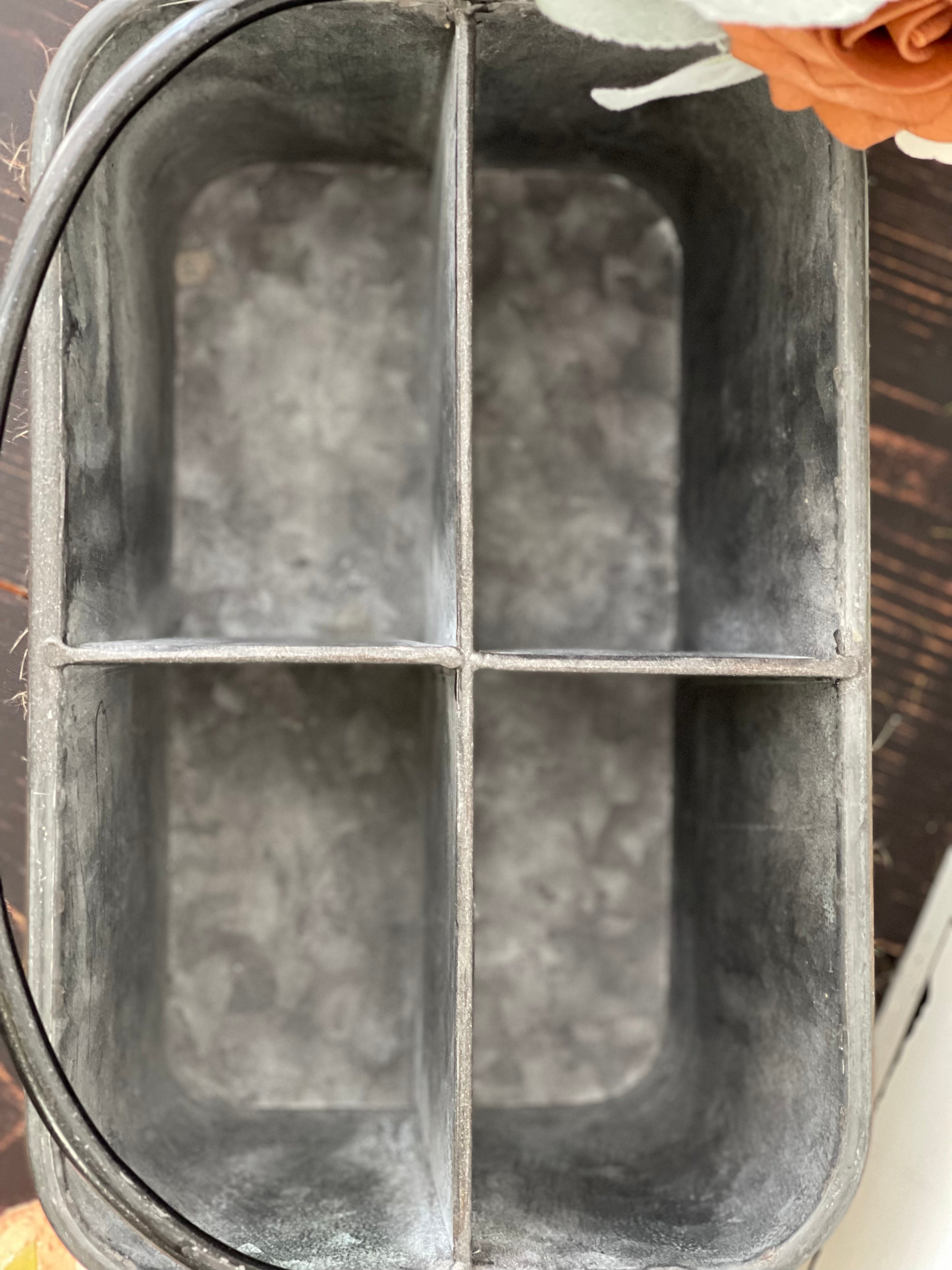 This image shows the inside of the divider.
