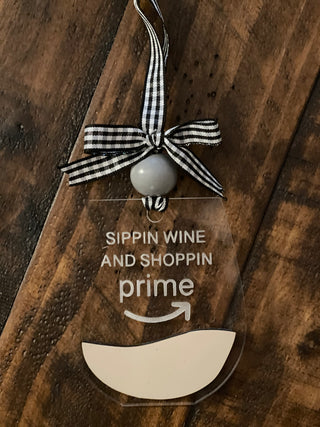 This image shows the white wine ornament.