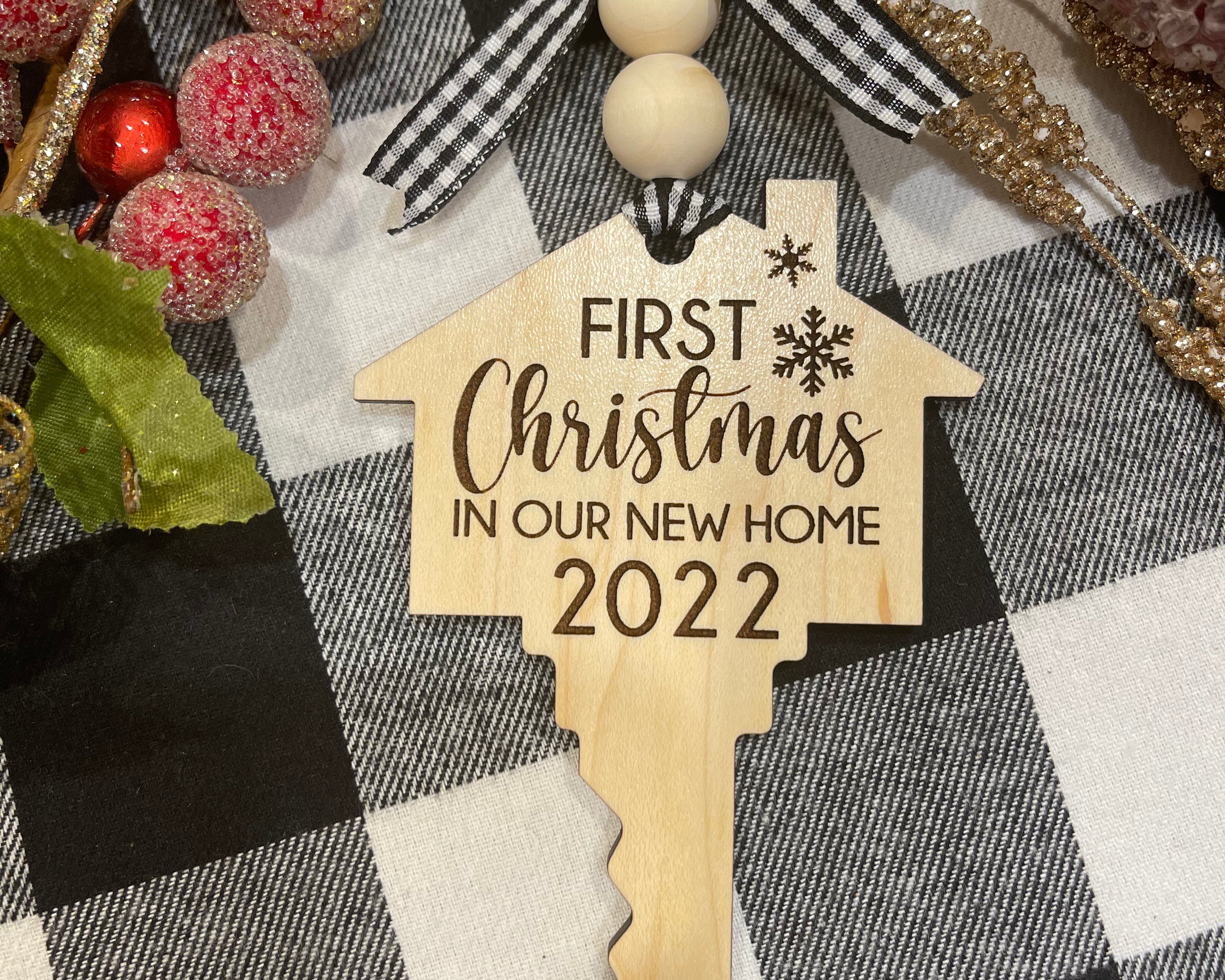This is an alternate image of the ornament key.