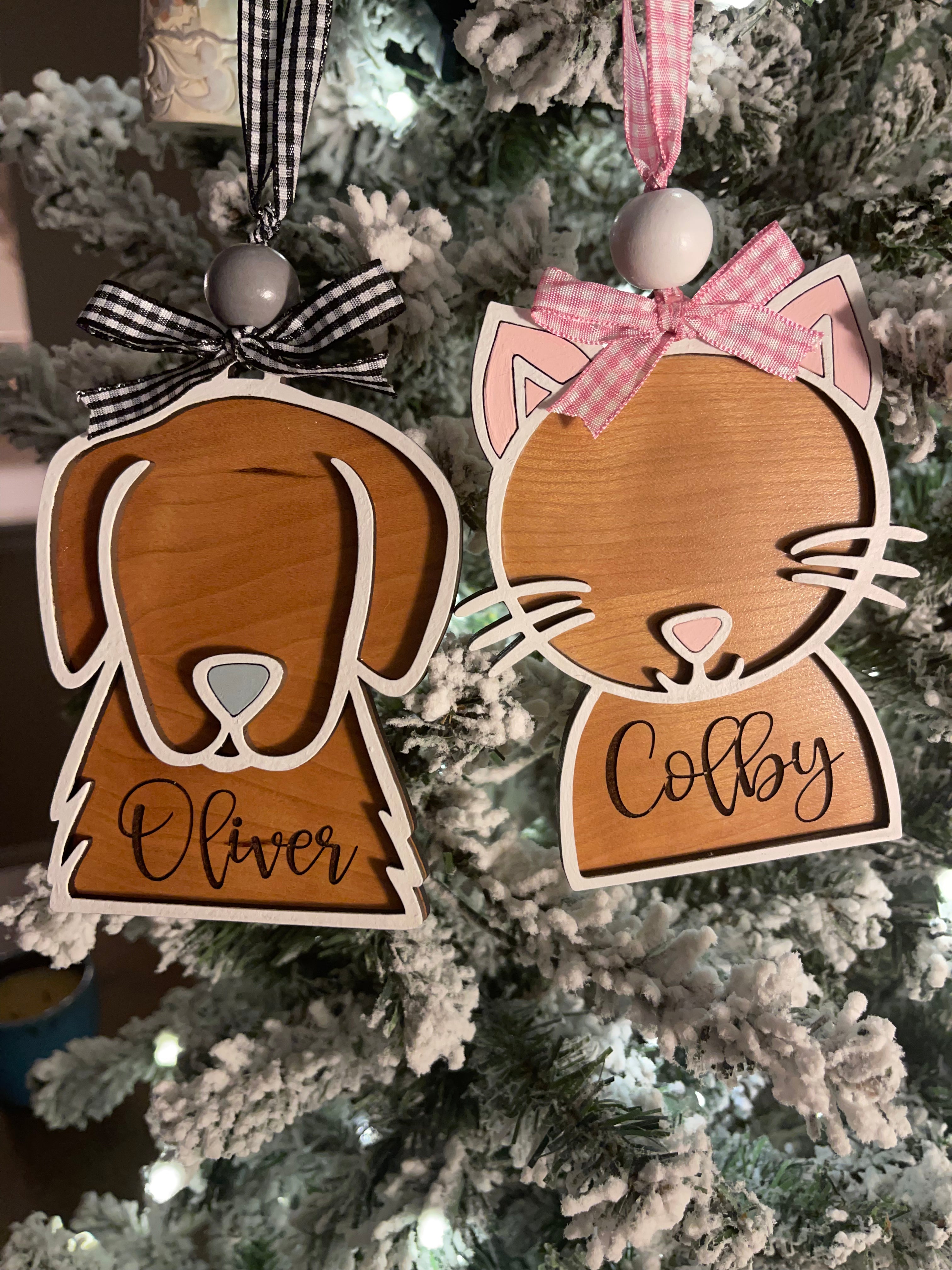 This is the dog and cat ornament side by side.