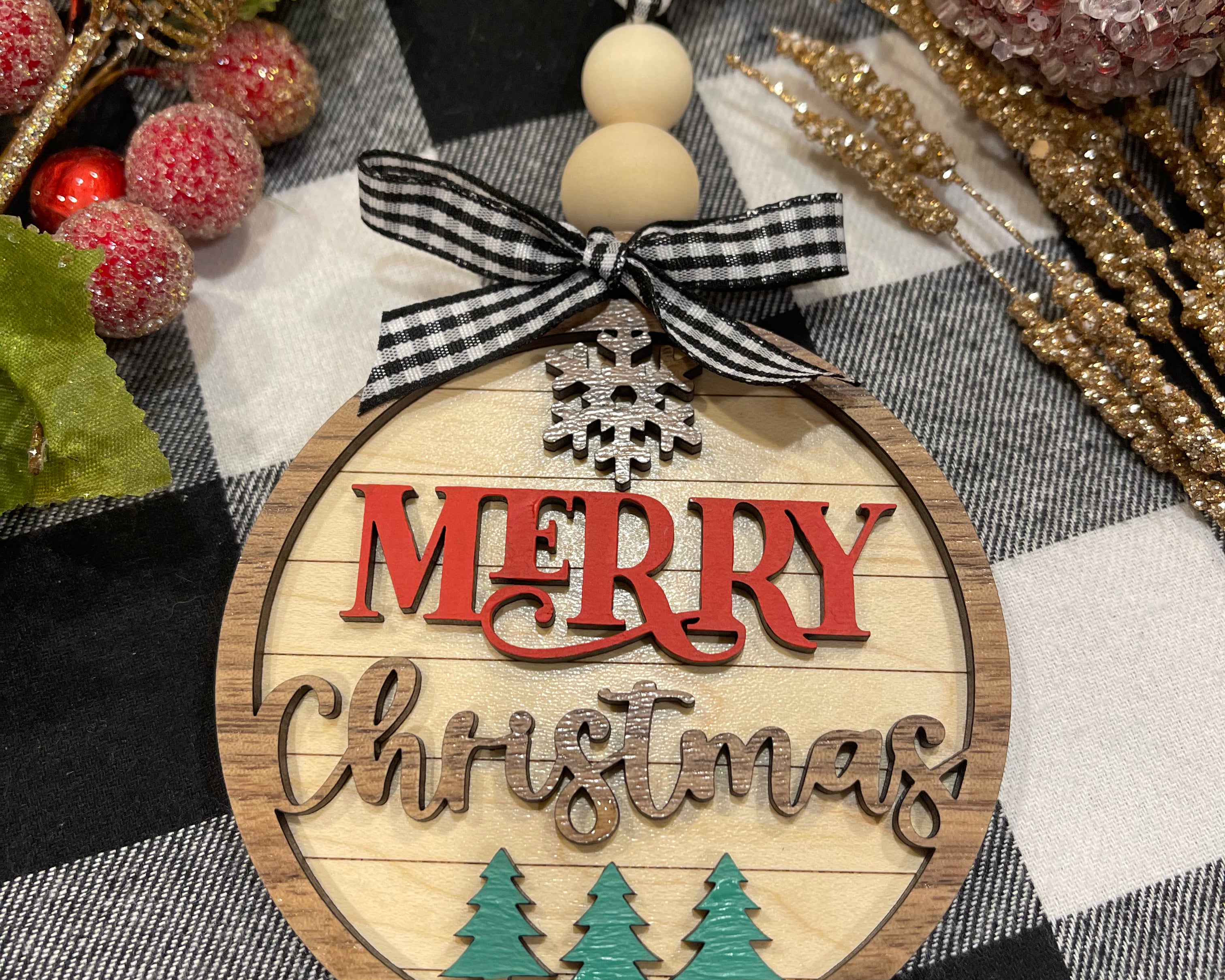 This image shows the Merry Christmas red and green trees.  No personalized engraving.