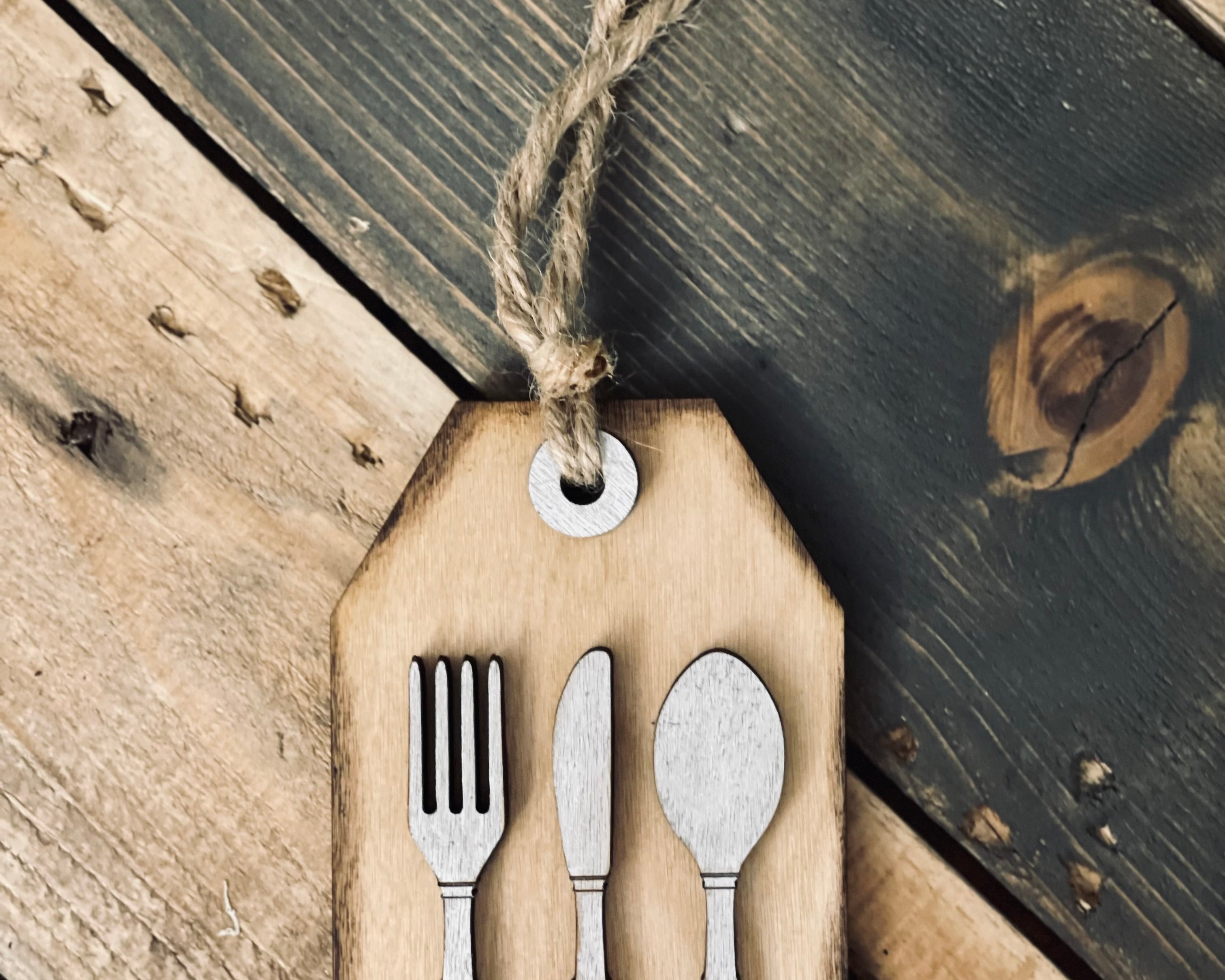 This image show the full view of the gift tag silverware set.