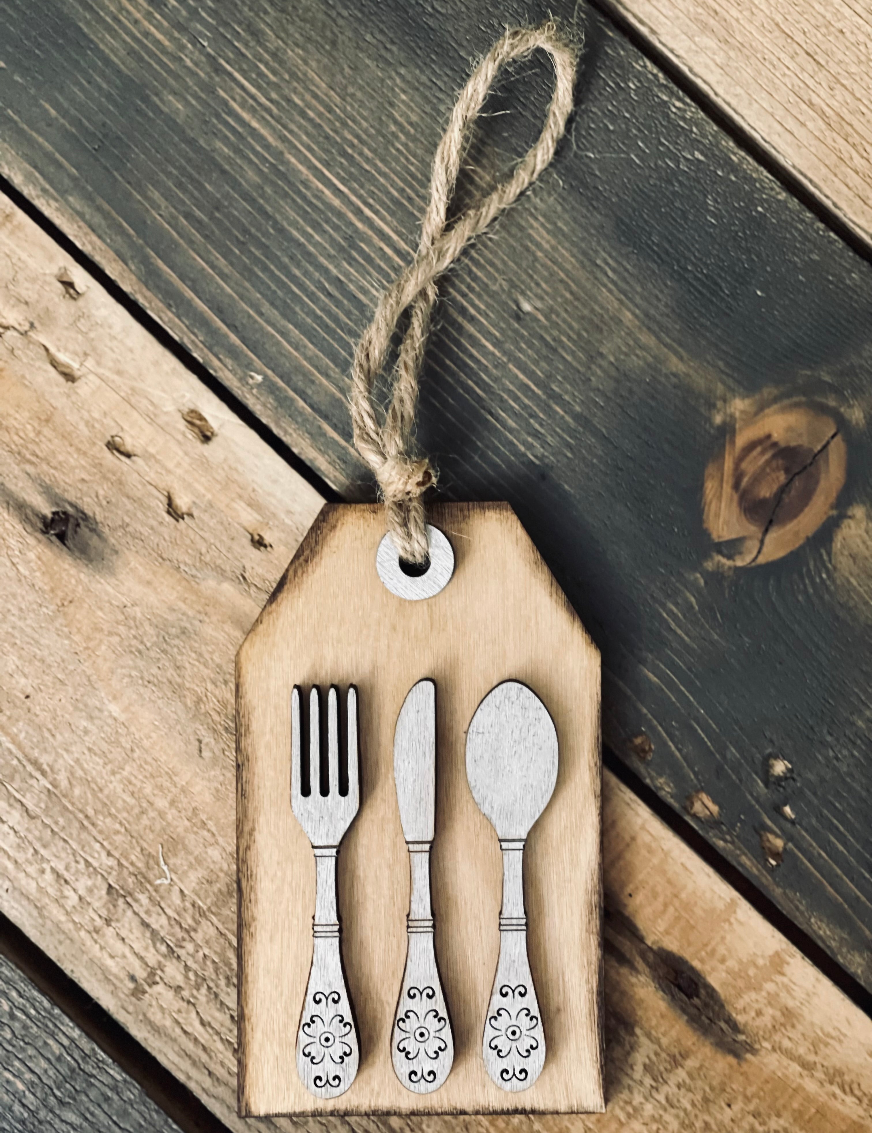 This image show the full view of the gift tag silverware set.