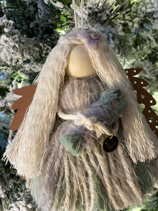 This is an alternate image of the angel.
