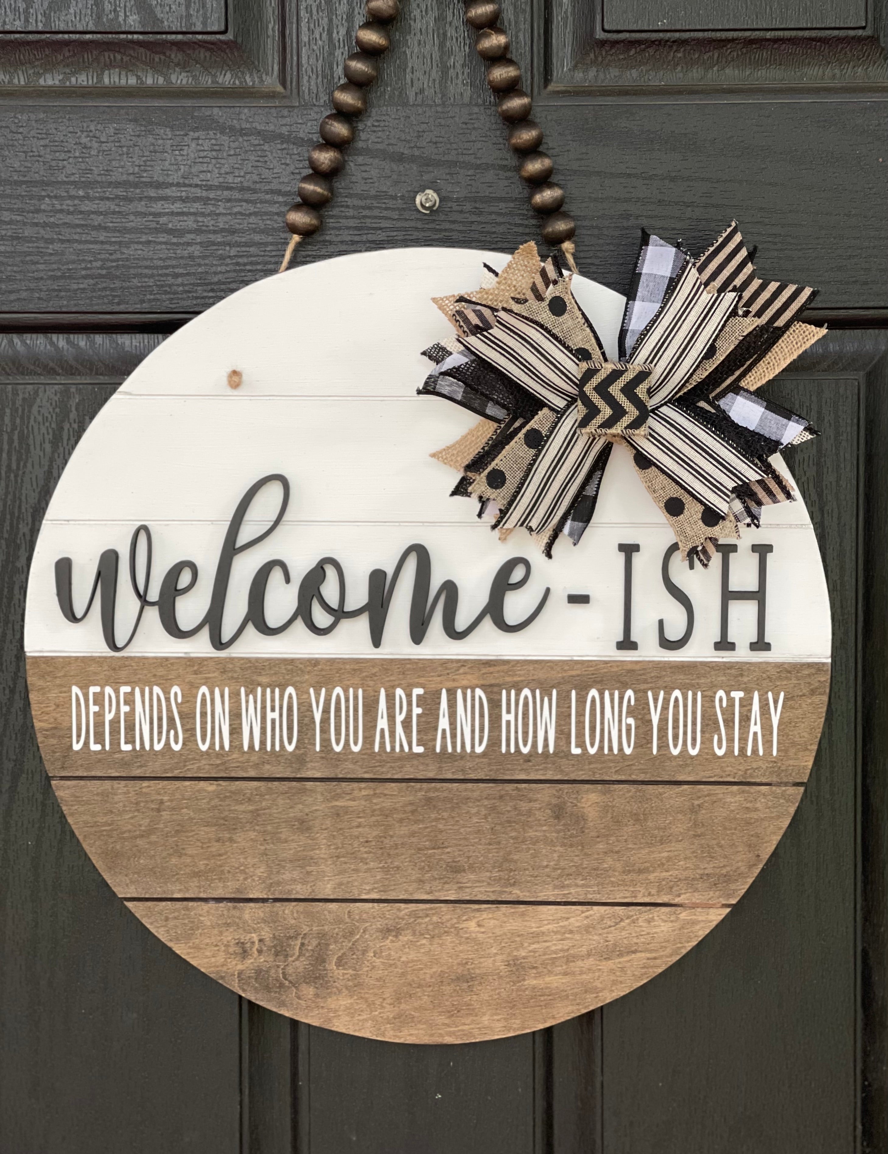 Welcome-ish Shiplap Door Hanger shows the 18" round on a front door.